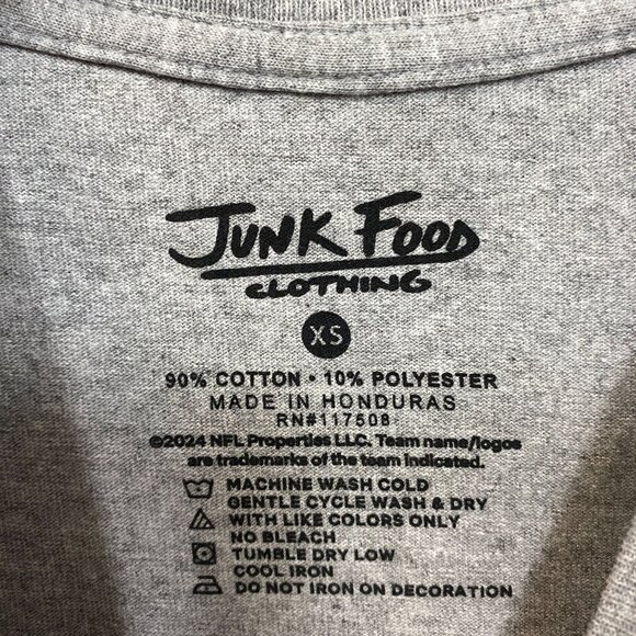 NFL Junk Food Philadelphia Eagles Gray Tshirt size XS - Picture 4 of 4